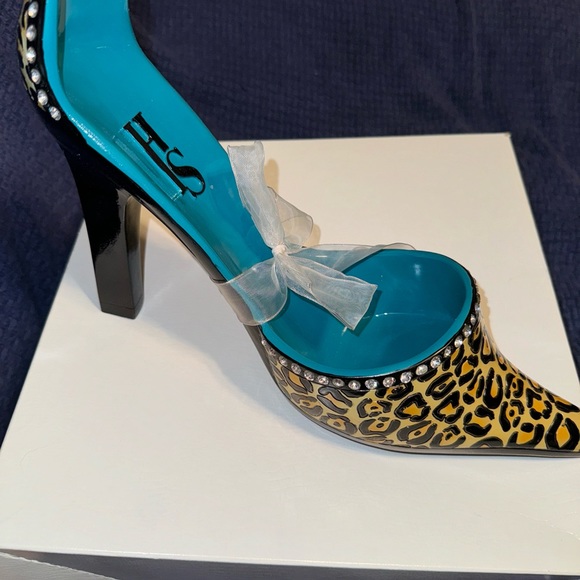 Leopard,high Heel Wine Bottle Holder,Polystone,11x4.15x8 Inches - Picture 5 of 5